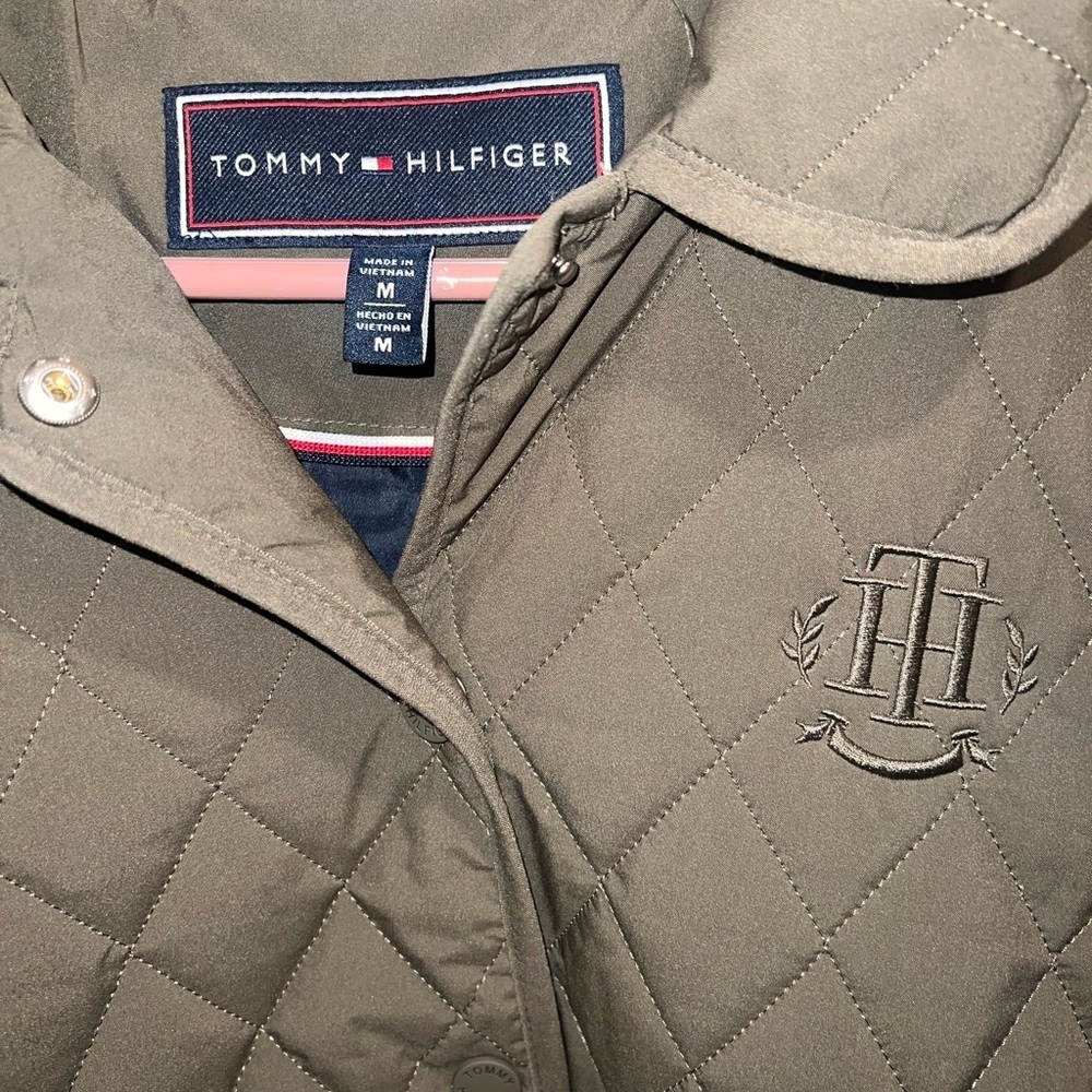 Women’s Tommy Hilfiger Olive Quilted Puffer Jacket - Picture 5 of 6